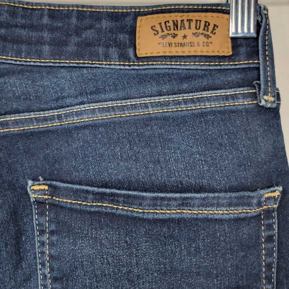 Levi's signature Modern Skinny MidRise W 27 L 32 Blue Jeans Stretchy Women Denim - Picture 3 of 7